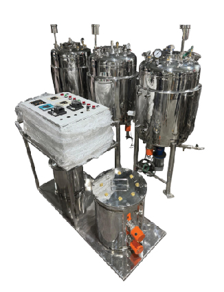 PRESSURE VESSEL WITH TROLLEY