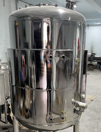 SS FERMENTOR WITH AGITATOR 500L